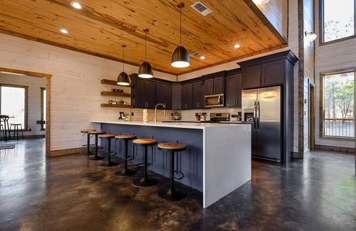 Golden Cabin | Brand New Construction CREEK LIFE! Luxury Living right on the Creek!