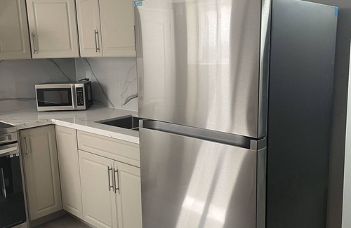Rathwood Apartment | Brand New Cozy 2 Bedroom In Law Suite with separate entrance (self check-in)