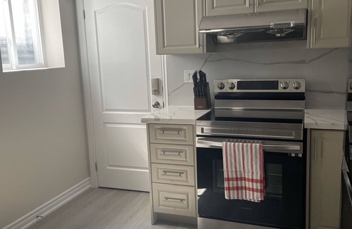 Rathwood Apartment | Brand New Cozy 2 Bedroom In Law Suite with separate entrance (self check-in)