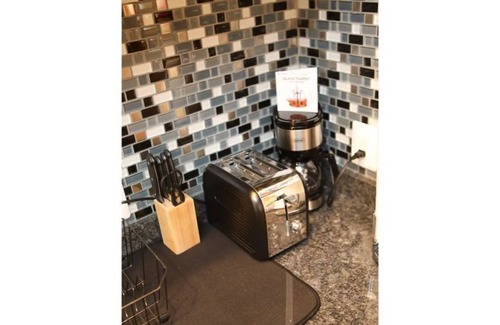 West Mount Airy Apartment | Brand New Cozy 2bdrm Great Location Free Parking
