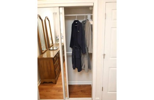 West Mount Airy Apartment | Brand New Cozy 2bdrm Great Location Free Parking