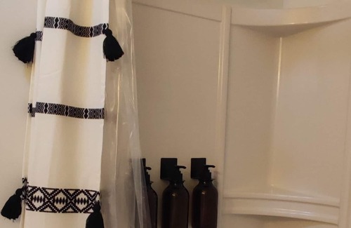 Delaware Apartment | Brand New Cozy Downtown Apartment