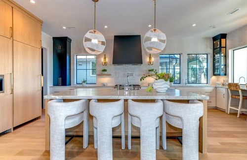Isle of Palms House | 🍾Brand New🍾 Custom Oceanfront home- Stunning views, 6 bd, pool, elevator