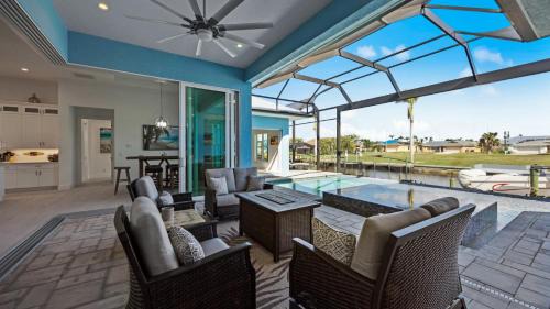 Fort Myers House | BRAND NEW! Direct Sailboat Access, Breathtaking Saltwater Pool - Villa Blue Lagoon - Roelens