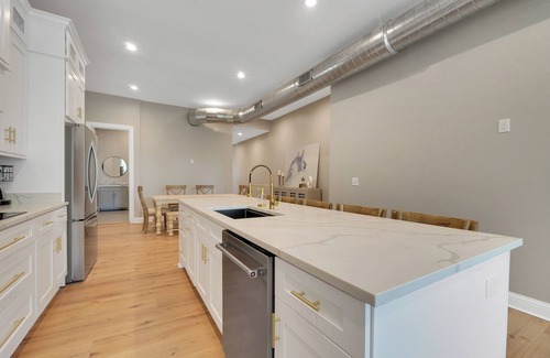 Phoenix Hill House | Brand New Downtown Luxury Home
