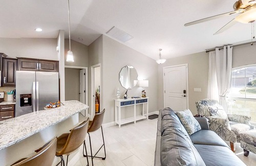 North Port House | Brand New - Enclosed Pool, Lanai, Grill, & Firepit