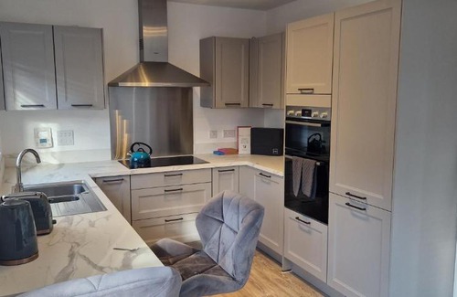 Peterborough House | Brand new Entire 4-Bed House in Peterborough