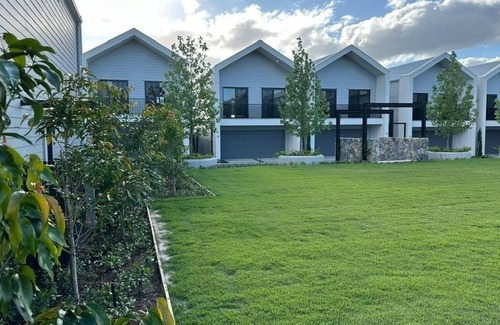 Forest Lake House | Brand-new Entire Terrace Home