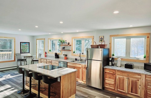 Moretown House | Brand new family home nestled in the woods close to Waterbury, Stowe, and Sugarbush
