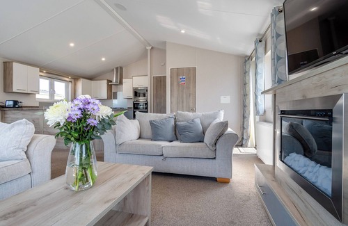 Skegness Ski Chalet | Brand new for 2021. Outstanding, spacious lodge with one double and two twin.