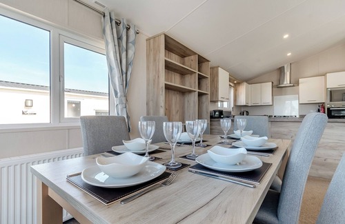 Skegness Ski Chalet | Brand new for 2021. Outstanding, spacious lodge with one double and two twin.