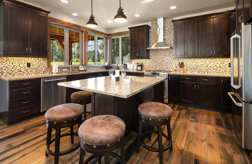 Cle Elum House | Brand New Golf Course Stunner! Short Walk to the Winery * Hot Tub * Fire Pit