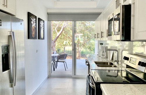 Villarreal House | Brand New Gorgeous 3Bd Townhome-only 8 min to Tamarindo Beach!