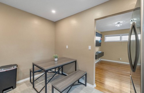 Bayonne House | Brand-New Group Stay|10 Beds|Games|20 Min to NYC