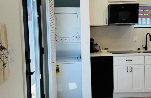 Mar Vista House | Brand New Guesthouse in Los Angeles -Mar Vista