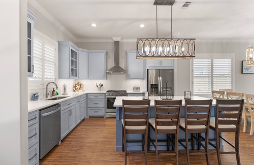 King City House | Brand New Home, Sleeps 10, Pool and Screened-in Porch with TV!