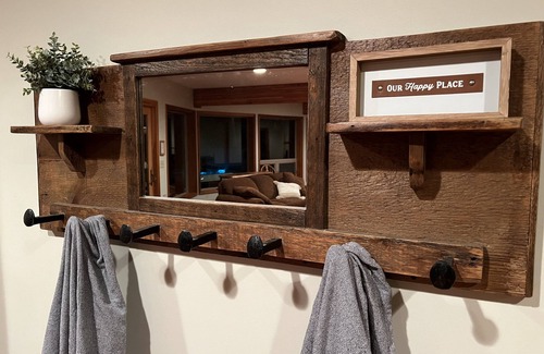 Ludlow Ski Chalet | Brand new hot tub, spacious Chalet 1 min from Okemo base and Ludlow Downtown!