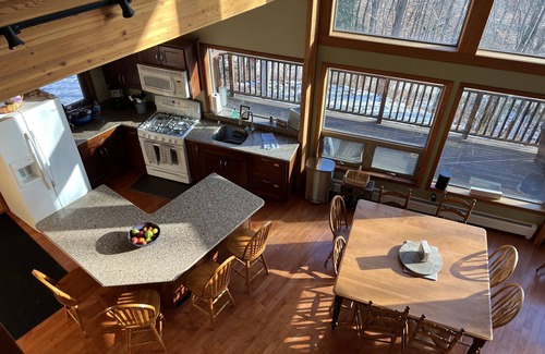 Ludlow Ski Chalet | Brand new hot tub, spacious Chalet 1 min from Okemo base and Ludlow Downtown!