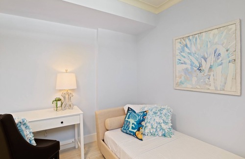 South Yarmouth Hotel | Brand New House steps away from Parker River Beach