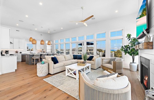 South Beach Haven House | BRAND NEW HOUSE with POOL and HOTTUB - one off the beach