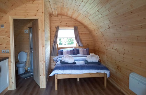 Crimdon Cottage | Brand new in 2022. A contemporary, spacious pod with one double and shower room with toilet.