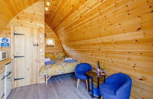 Crimdon Cottage | Brand new in 2022. A contemporary, spacious pod with one double and shower room with toilet.