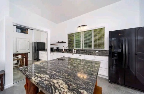 Keaau Apartment | BRAND NEW - Lave Suite - Large Studio Apartment