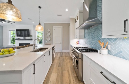Lakeside at Blue Mountain Beach House | Brand New Listing spacious 5 Bedroom w private POOL and Golf cart