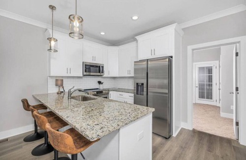 Old Hickory House | BRAND NEW LISTING DISCOUNT - The Crow's Nest at Turtle Bay Marina
