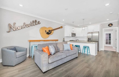 Lakewood House | BRAND NEW LISTING DISCOUNT! - 'The Look Out' at Turtle Bay Marina