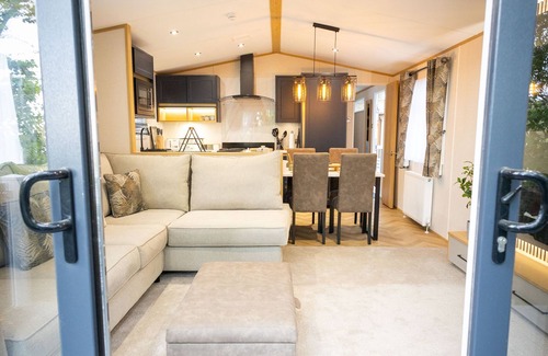 Mudeford Ski Chalet | Brand new Lodge overlooking the harbour at Sandhills Costal Retreat