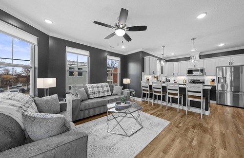 Weinland Park House | Brand New Lux 18 Beds w 2 Hot Tubs - Short North