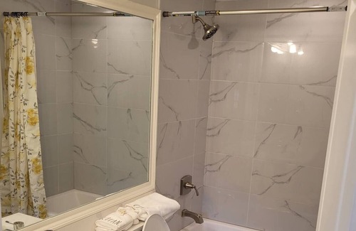 North Cowichan House | Brand new luxury 1 bed and 1 sofa bed townhouse