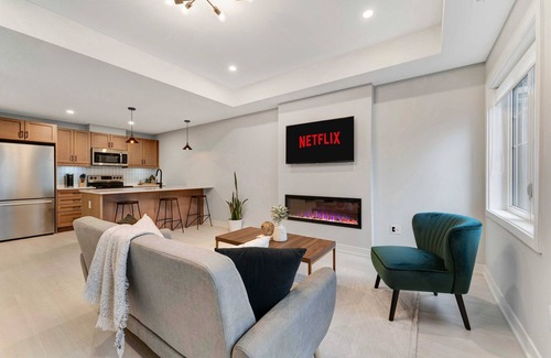 Ottawa Division House | Brand New Luxury 2 Bedroom. 20mins to DT