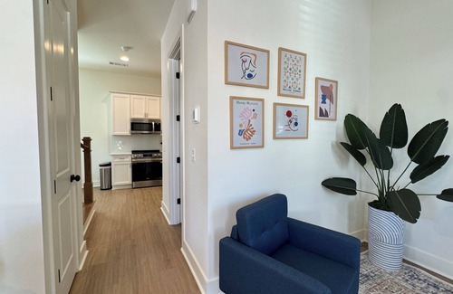 Auburn Cottage | Brand New! Luxury 2-Bedroom Cottage in Downtown Auburn!