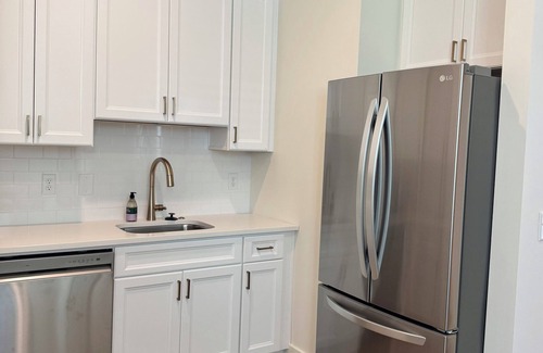 Auburn Cottage | Brand New! Luxury 2-Bedroom Cottage in Downtown Auburn!