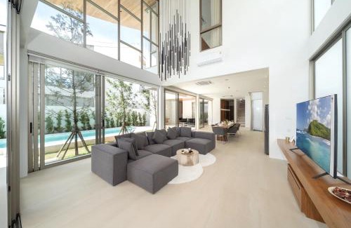 Bang Tao Apartment | Brand-New & Luxury 5BR Pool Villa Trinity C2
