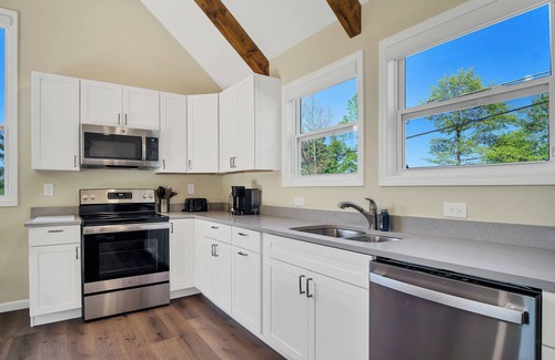 Townsend House | Brand new luxury home with a magnificent view , and luxurious hot-tub