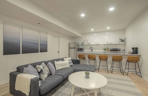 South Kansas City Apartment | Brand NEW Luxury Scandinavian Style Basement Apartment!