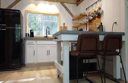 Stratton and Bromley Ski Areas Cabin | Brand New Luxury “Tiny” House, Immersed In Nature