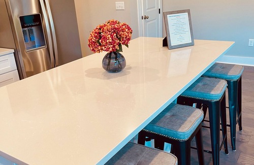 Oxford Condo | Brand new Luxury Townhome condo 1.7 mi to square!