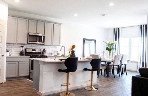 Missouri City House | Brand New Luxury Smart Model Home 25 min to Galleria