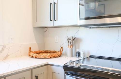 Eastsound House | Brand New Madrona Suites #4 Modern 3 bedroom in the heart of Orcas Island
