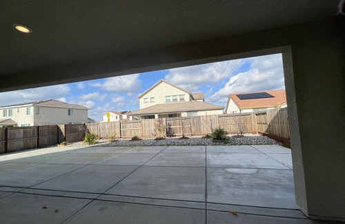 Sacramento House | Brand-new Modern 1 Bedroom Suite, Kitchenette, Separate Entrance, Great Location