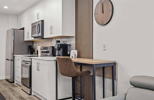 Harvie Heights Apartment | Brand New - Modern Rocky Mt. Retreat by Banff
