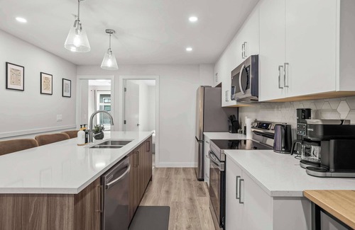 Harvie Heights Apartment | Brand New - Modern Rocky Mt. Retreat by Banff