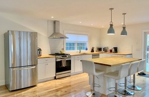 Bartlett House | Brand New Modern Farm House in White Mountains