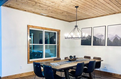 Hendersonville House | Brand new modern mountain cabin with incredible views!! Game room, fire pit..
