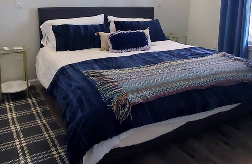 Sand Gap Cabin | Brand New Modern Wild Winds Cabin at 2000 Feet Elevation with a hot tub!