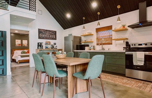 Waynesville House | BRAND NEW Mountain Barndominium Retreat/Sleeps 6/4 Miles to Main St